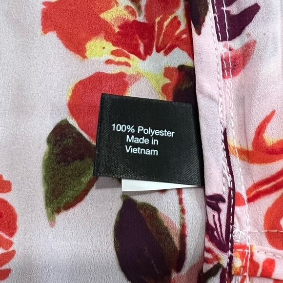 Beautiful Lane Bryant Floral Wrap Top w/Pockets; Size 14/16 *NWT* - Picture 7 of 8